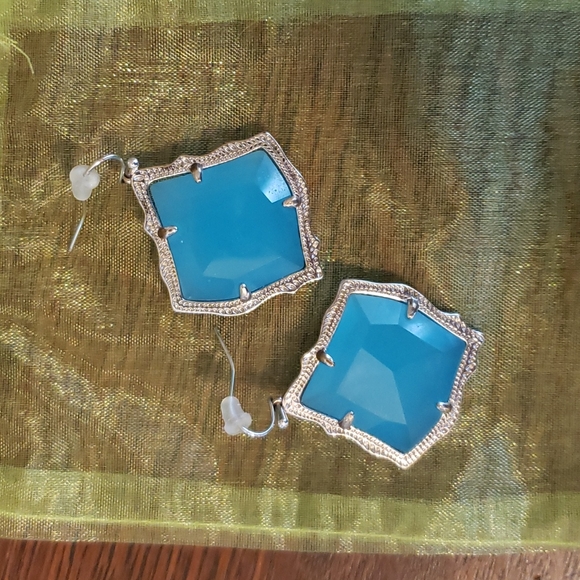 Kendra Scott Kirsten Earrings in Retired Aqua Chalcedony - Picture 7 of 7